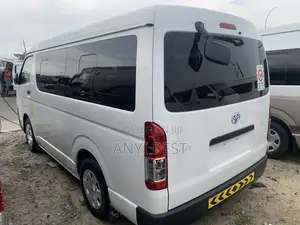 Toyota HiAce 2013 White