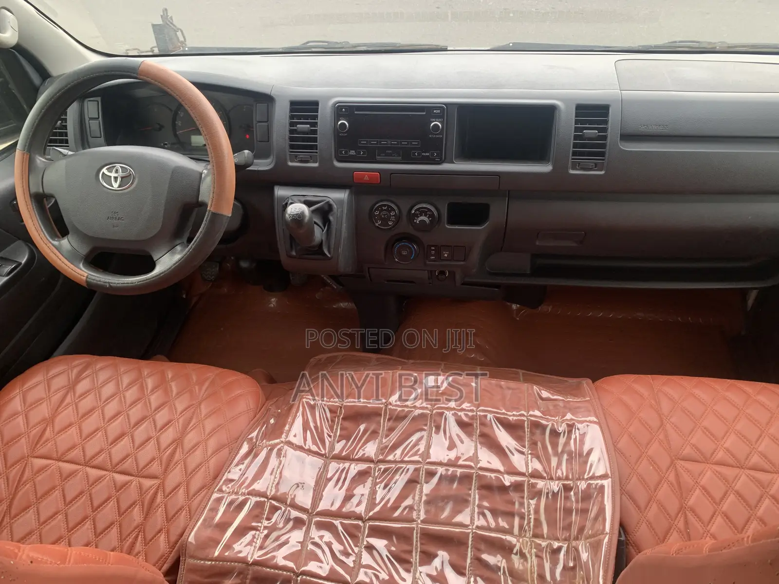 Toyota HiAce 2013 White