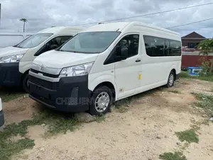 Toyota HiAce 2021 White