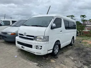 Toyota HiAce 2013 White