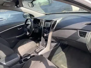 Hyundai Elantra 2016 White