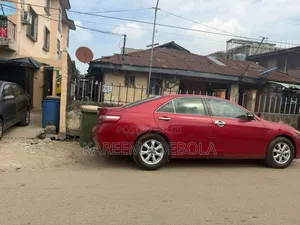 10bdrm Bungalow in Akoka for sale