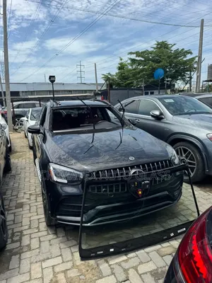 Glc300 2019 Suv Windscreen Glass Available at Chimatex