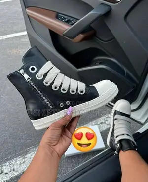 Trendy Zip-Up High-Top Sneakers