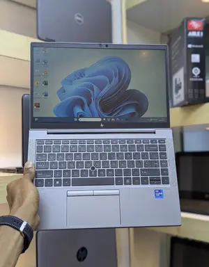 Laptop HP ZBook Firefly G8 16GB Intel Core i7 SSD 512GB