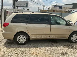Toyota Sienna 2007 Gold