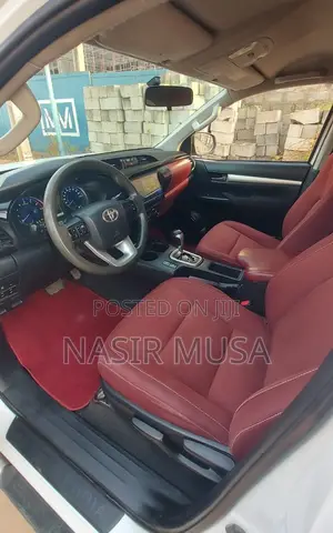 Toyota Hilux 2020 White