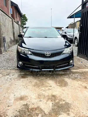 Toyota Camry SE 4dr Sedan (2.5L 4cyl 6A) 2014 Blue