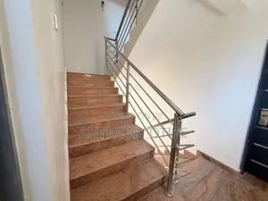 4bdrm Townhouse / Terrace in Utako for rent