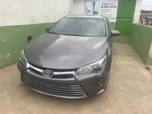 Toyota Camry SE 4dr Sedan (2.5L 4cyl 6A) 2015 Gray