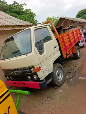 Nigeria Used Toyota Dyna 150 2002 White