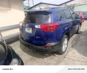 Toyota RAV4 2016 Blue