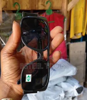 Black Safety Goggles – Strong Protective Eye Glass
