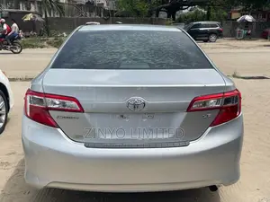 Toyota Camry LE 4dr Sedan (2.5L 4cyl 6A) 2012 Silver