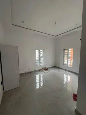 3bdrm Block of Flats in Olowora, Omole Phase 2 for rent