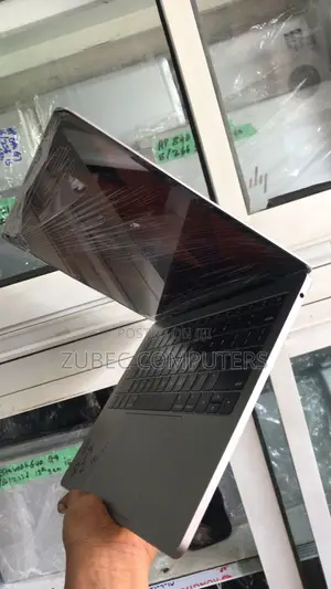 Laptop Apple MacBook Pro 2017 16GB Intel Core i7 SSD 512GB