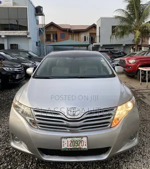 Toyota Venza 2010 Silver