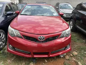 Toyota Camry SE 4dr Sedan (2.5L 4cyl 6A) 2013 Red