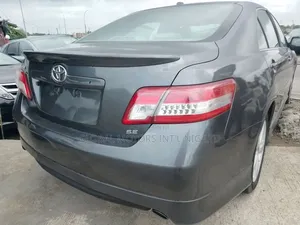 Toyota Camry Se Edition Keyless 2010/ 2011