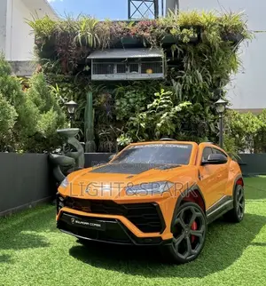 Lamborghini Urus Ride-on Car