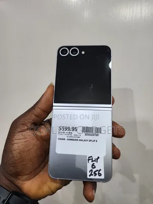 Samsung Galaxy Z Flip6 256 GB Silver