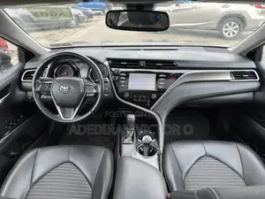 Toyota Camry SE 4dr Sedan (2.5L 4cyl 6A) 2017 Gray