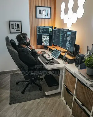 Motorised Adjustable Height Gaming Desk and Chair