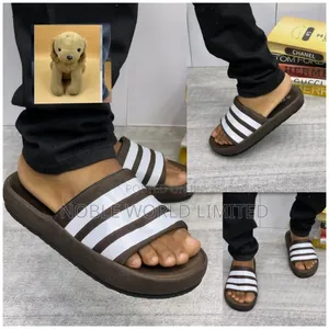 Gucci Unisex Slides NGN 6r