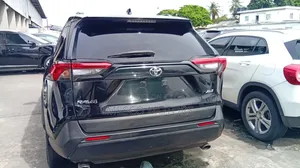 Toyota RAV4 Limited 2021 Black