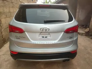 Hyundai Santa Fe Limited 4dr SUV w/Saddle Interior (3.3L 6cyl 6A) 2014