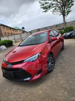 Toyota Corolla LE (1.8L 4cyl 2A) 2018 Red