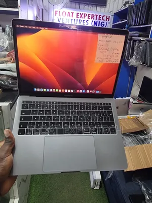 Laptop Apple MacBook Pro 2017 16GB Intel Core i7 SSD 256GB