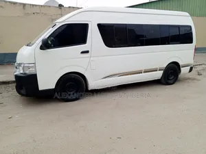 Toyota HiAce 2017 White