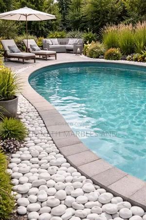 Crystal White Round Pebble Stone