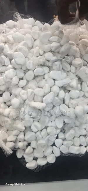 Crystal White Round Pebble Stone