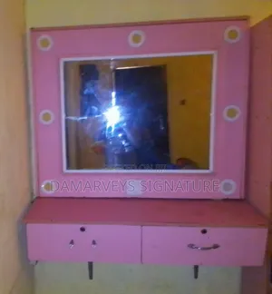 Pink Make-up Work Station
