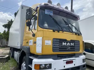Man Diesel Container Truck