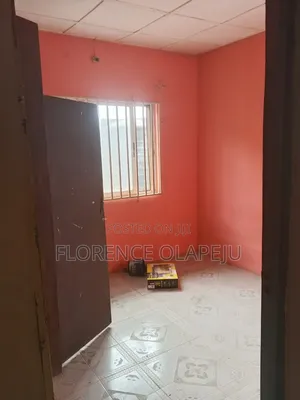 3bdrm Block of Flats in Arae Oluyole for rent