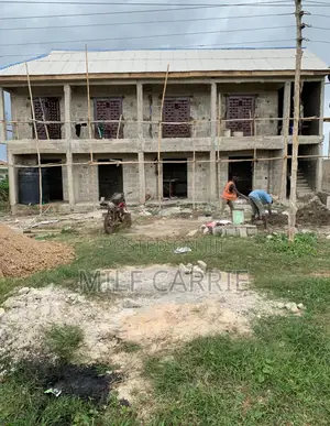 8bdrm Duplex in Ado-Odo/Ota for sale