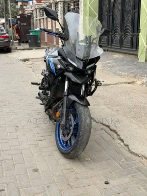 Yamaha 2022 Black