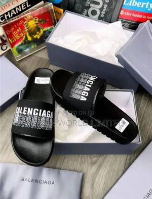 Balenciaga Unisex Slides NGN 7j