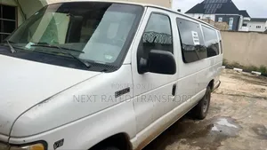 Ford E350 2005 White