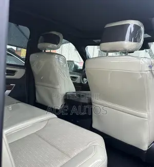 Toyota Tundra Platinum 2022 Blue