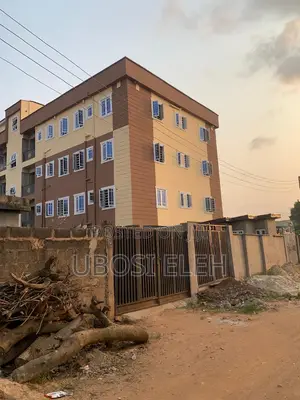 2bdrm Block of Flats in Uniques Estate for rent