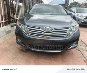Toyota Venza LE 2012 Gray
