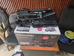 Panasonic Hc-Mdh2 Avchd Shoulder Mount Camcorder
