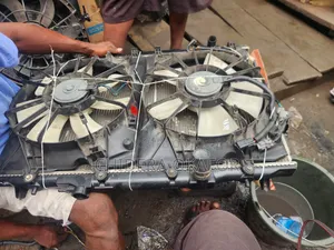 Radiator and Fan Honda Mdx. 2020. Or. 2017