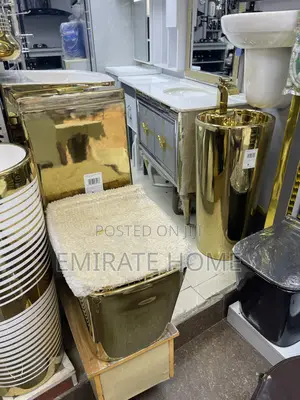 Special Italian Pure Gold Toilet Square With Standing Basin
