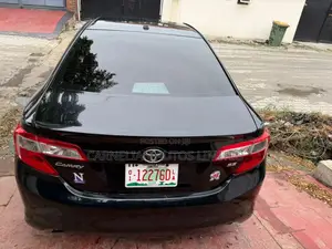 Toyota Camry SE V6 4dr Sedan (3.5L 6cyl 6A) 2012 Black
