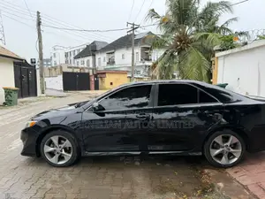 Toyota Camry SE V6 4dr Sedan (3.5L 6cyl 6A) 2012 Black